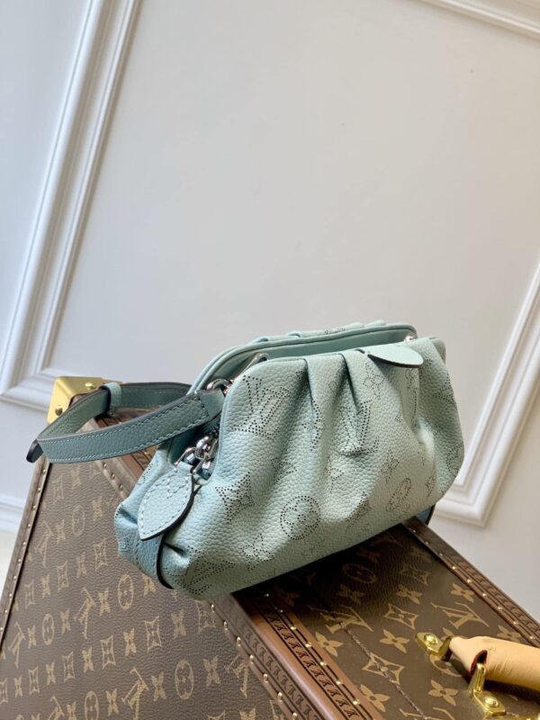 1:1 Replica Louis Vuitton LV Scala Mini Pouch Vert Lagon 9in/ 23cm M80094 Luxury Bag For Women