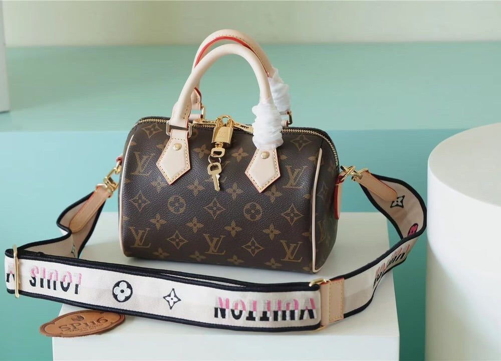1:1 Replica Louis Vuitton LV Speedy Bandoulière 20 Monogram Canvas Black Luxury Bag For Women M46234 - 20cm/7.9in
