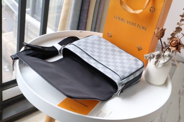 1:1 Replica Louis Vuitton LV Studio Messenger Damier Graphite Plaster Unique Bag For Men N50014 - 9.3in/25.3cm