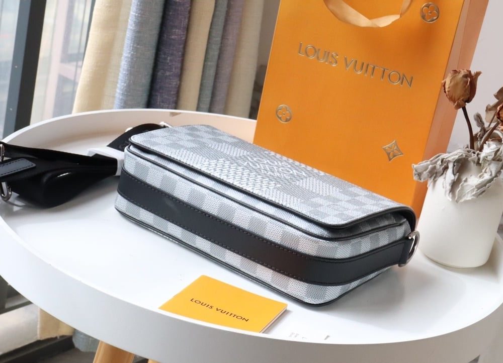1:1 Replica Louis Vuitton LV Studio Messenger Damier Graphite Plaster Unique Bag For Men N50014 - 9.3in/25.3cm
