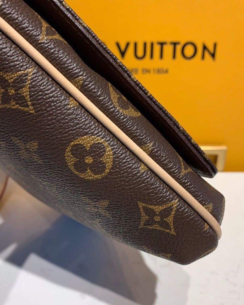 1:1 Replica Louis Vuitton LV Tango Monogram Canvas Luxury Bag For Women M51257 -  9.1in/23cm