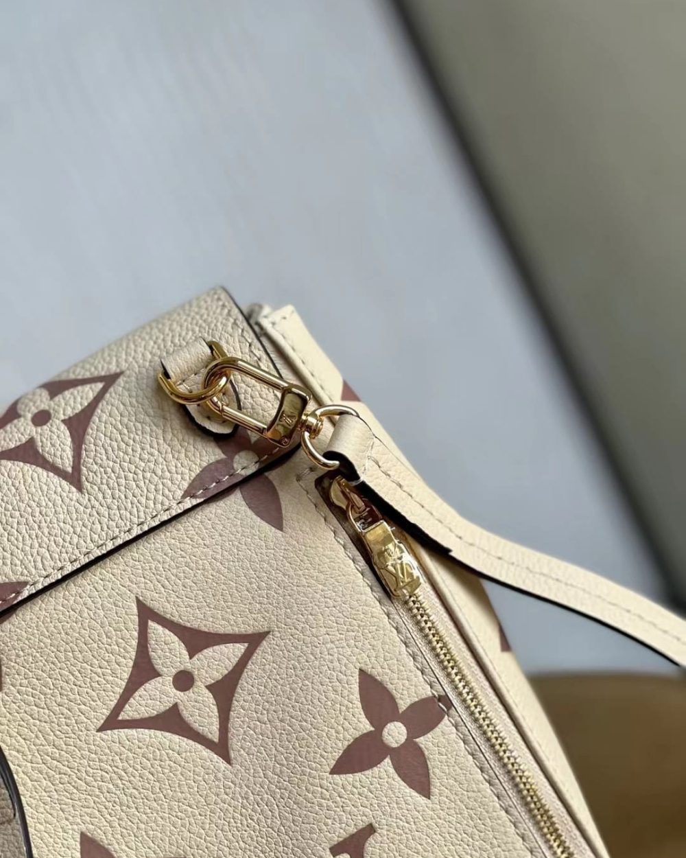 1:1 Replica Louis Vuitton LV Tiny Backpack Bicolor Monogram Empreinte Leather In Cream Luxury Bag For Women - 19cm