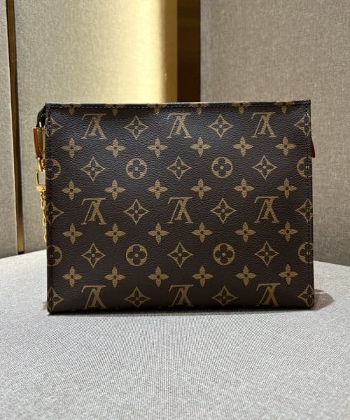 1:1 Replica Louis Vuitton LV Toiletry Pouch On Chain 26 Practical Bag Monogram Unique Bag for Men M81412 - 25 cm/ 9.8 in
