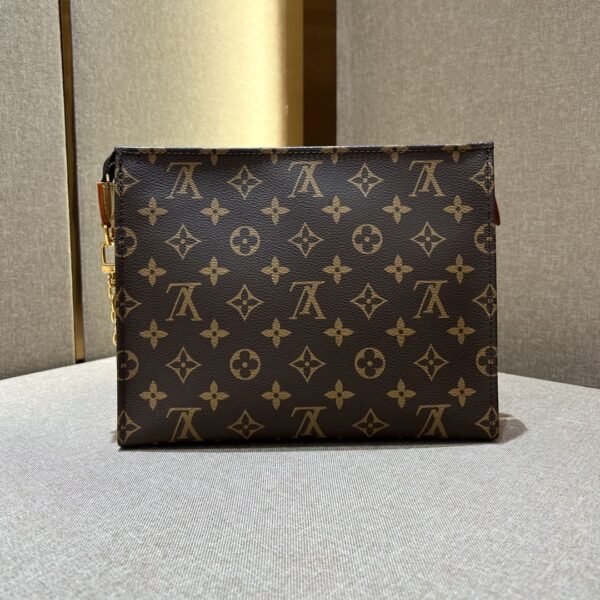 1:1 Replica Louis Vuitton LV Toiletry Pouch On Chain 26 Practical Bag Monogram Unique Bag for Men M81412 - 25 cm/ 9.8 in