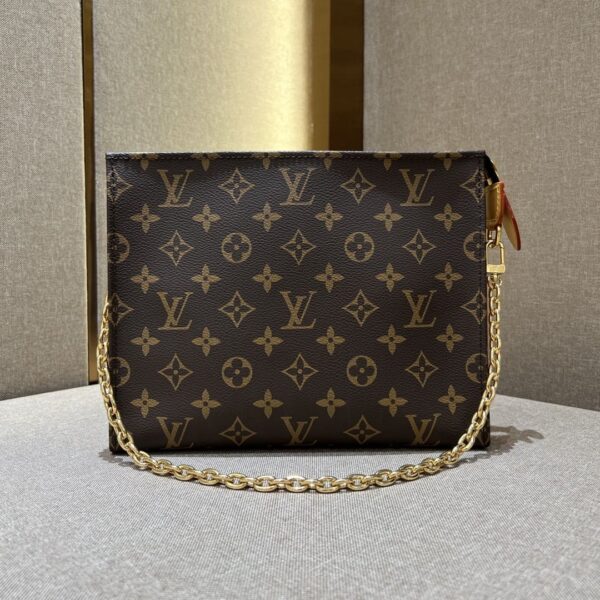 1:1 Replica Louis Vuitton LV Toiletry Pouch On Chain 26 Practical Bag Monogram Unique Bag for Men M81412 - 25 cm/ 9.8 in