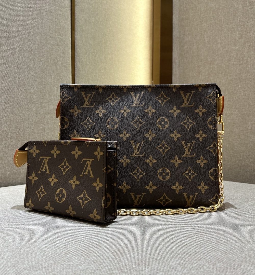1:1 Replica Louis Vuitton LV Toiletry Pouch On Chain 26 Practical Bag Monogram Unique Bag for Men M81412 - 25 cm/ 9.8 in