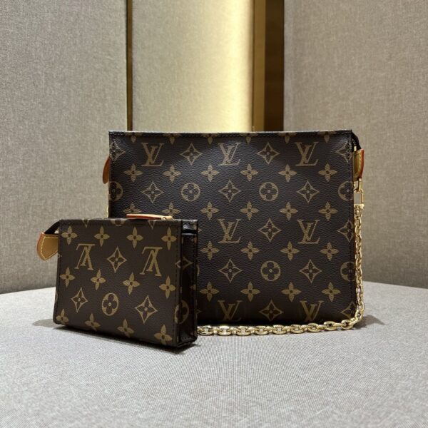1:1 Replica Louis Vuitton LV Toiletry Pouch On Chain 26 Practical Bag Monogram Unique Bag for Men M81412 - 25 cm/ 9.8 in