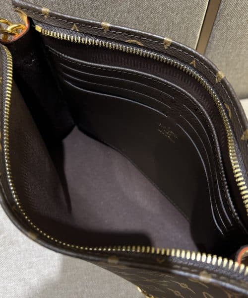 1:1 Replica Louis Vuitton LV Toiletry Pouch On Chain 26 Practical Bag Monogram Unique Bag for Men M81412 - 25 cm/ 9.8 in