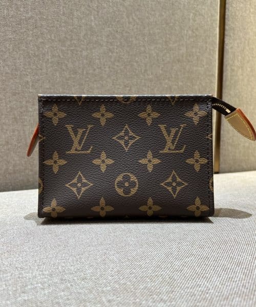 1:1 Replica Louis Vuitton LV Toiletry Pouch On Chain 26 Practical Bag Monogram Unique Bag for Men M81412 - 25 cm/ 9.8 in