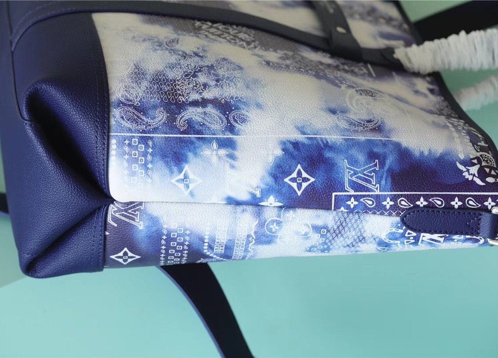 1:1 Replica Louis Vuitton LV Tote Journey Monogram Blue Unique Bag For Men M20553 - 23.6in/60cm