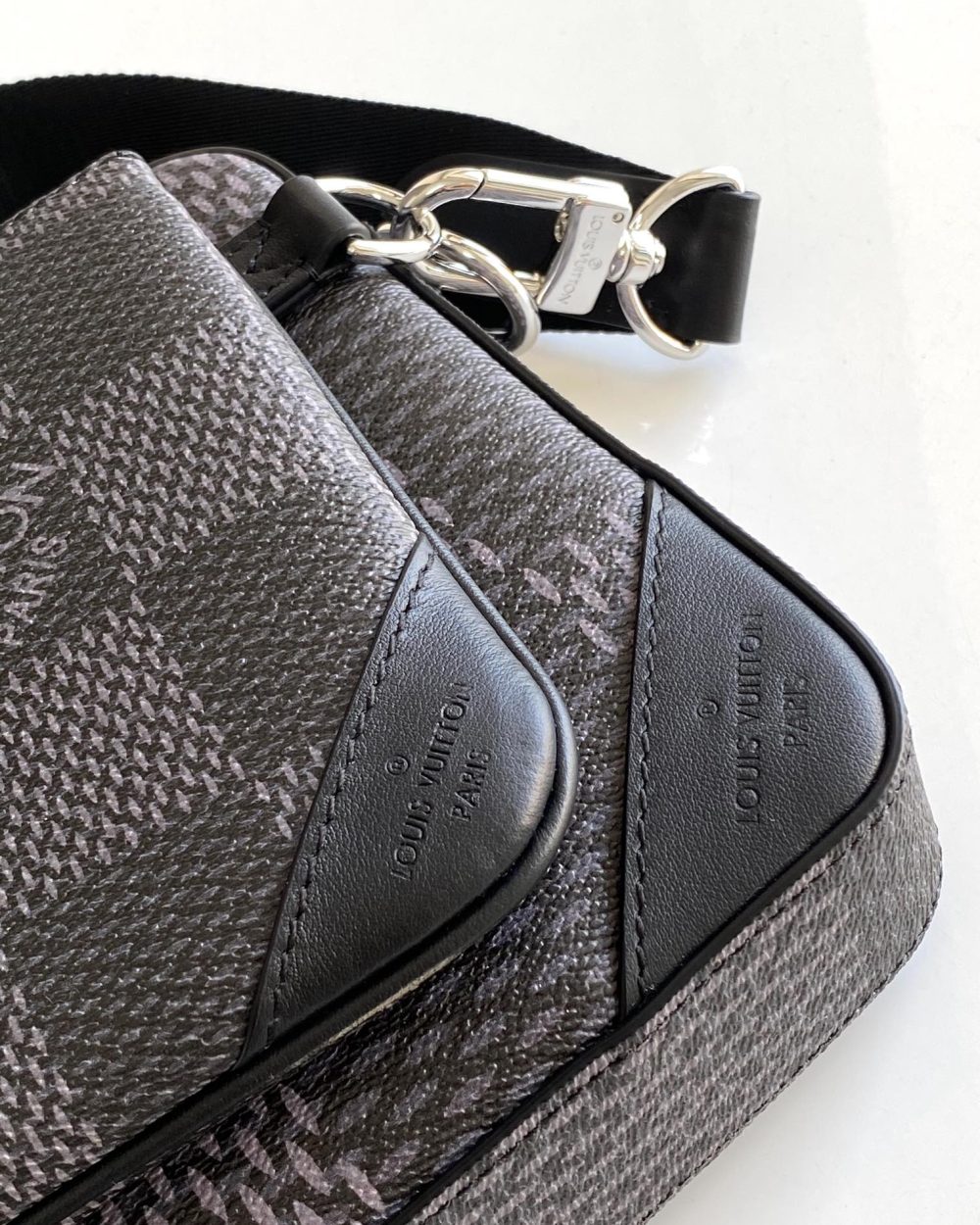 1:1 Replica Louis Vuitton LV Trio Messenger Damier Graphite Black Unique Bag For Men N50017 - 9.8in/25cm