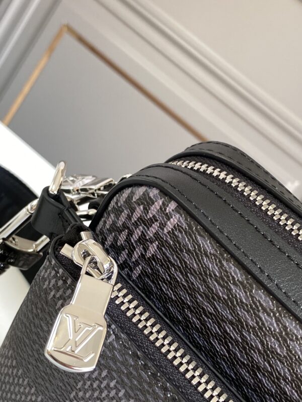 1:1 Replica Louis Vuitton LV Trio Messenger Damier Graphite Black Unique Bag For Men N50017 - 9.8in/25cm