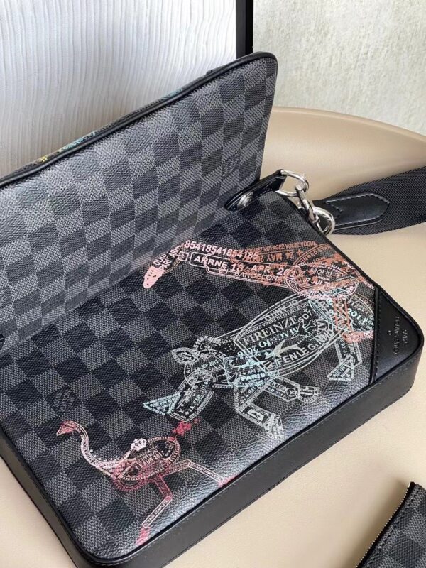 1:1 Replica Louis Vuitton LV Trio Messenger Damier Graphite Canvas Unique Bag For Men N58040 - 9.8in/25cm