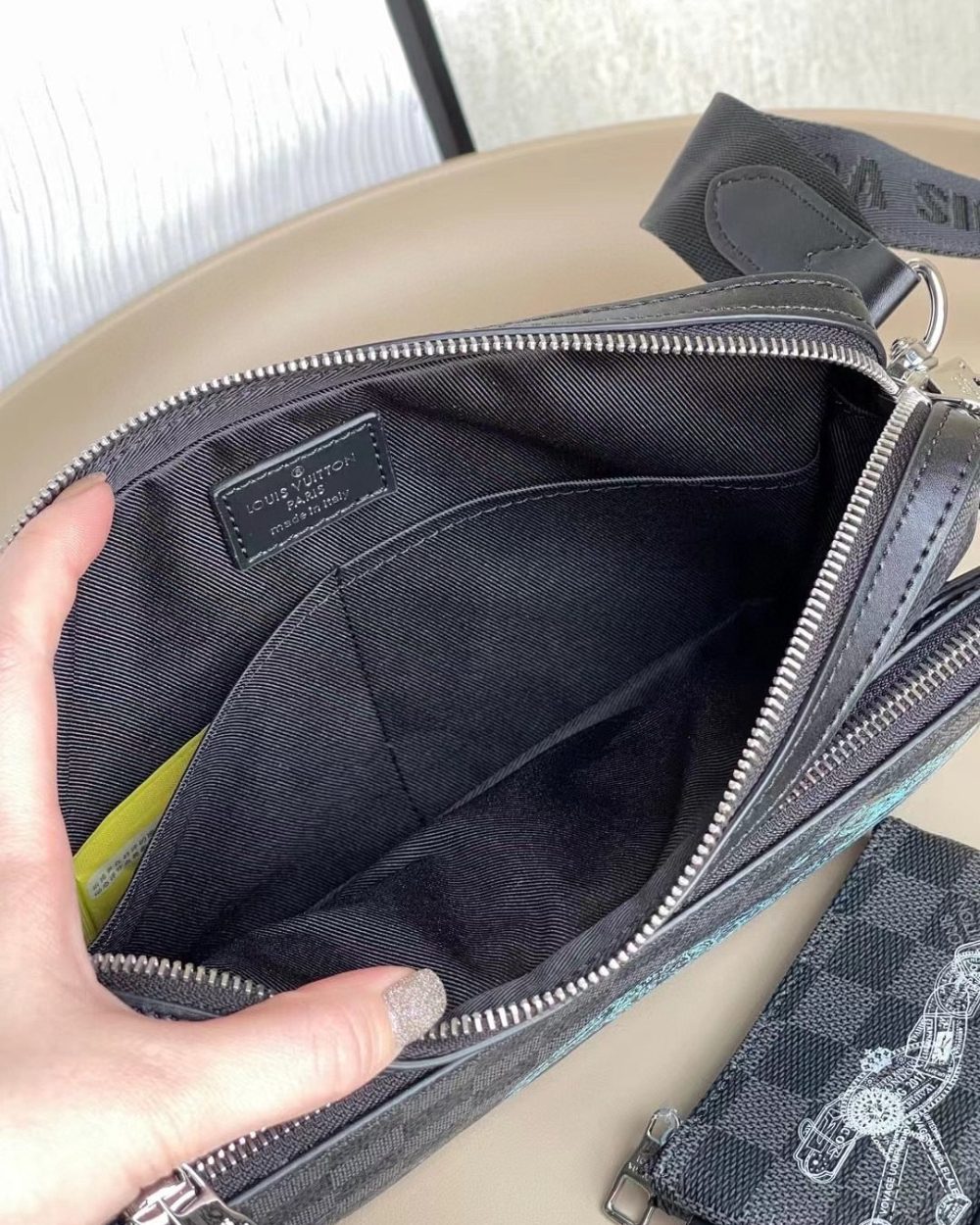 1:1 Replica Louis Vuitton LV Trio Messenger Damier Graphite Canvas Unique Bag For Men N58040 - 9.8in/25cm