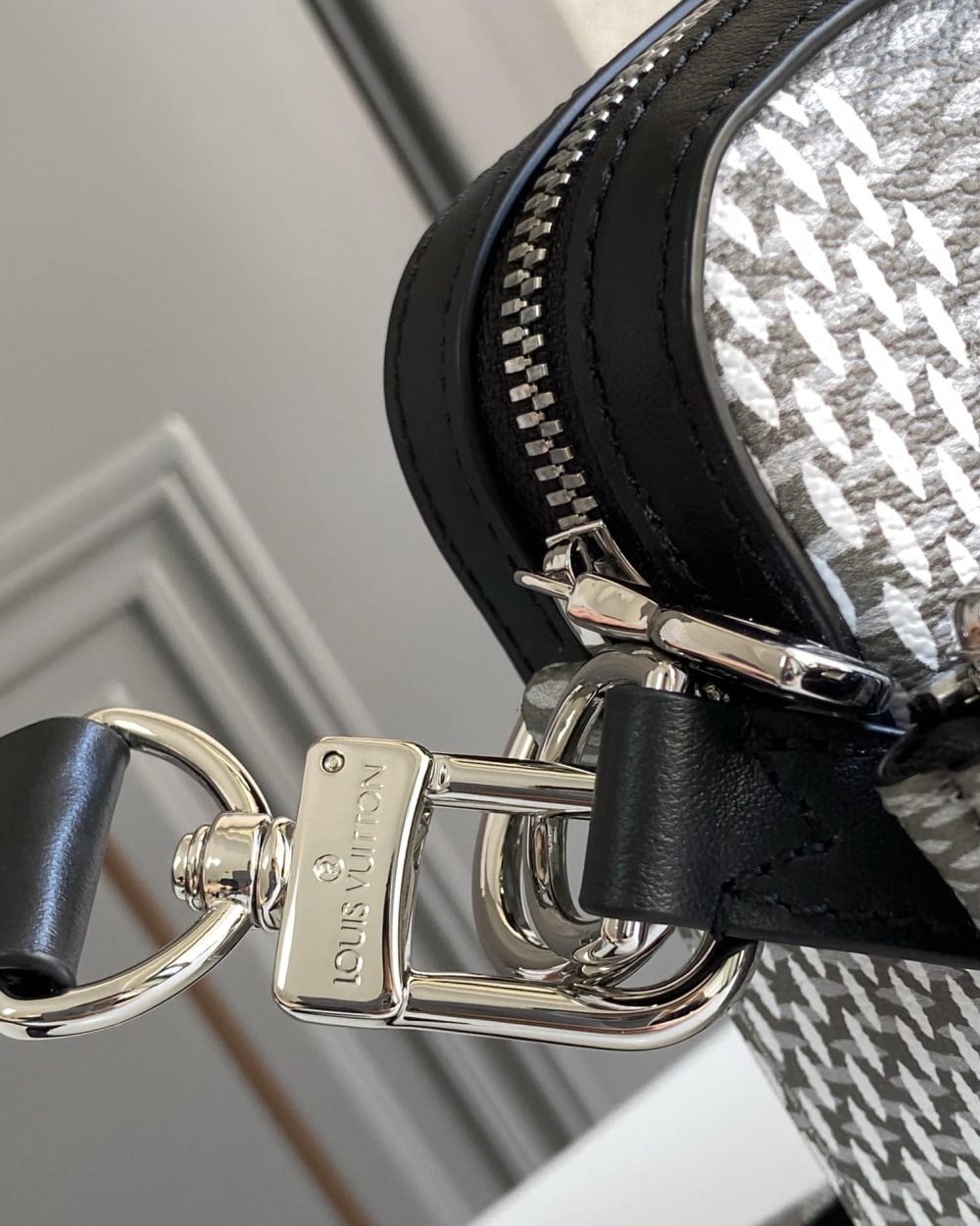 1:1 Replica Louis Vuitton LV Trio Messenger Damier Graphite Plaster Unique Bag For Men - 9.8in/25cm