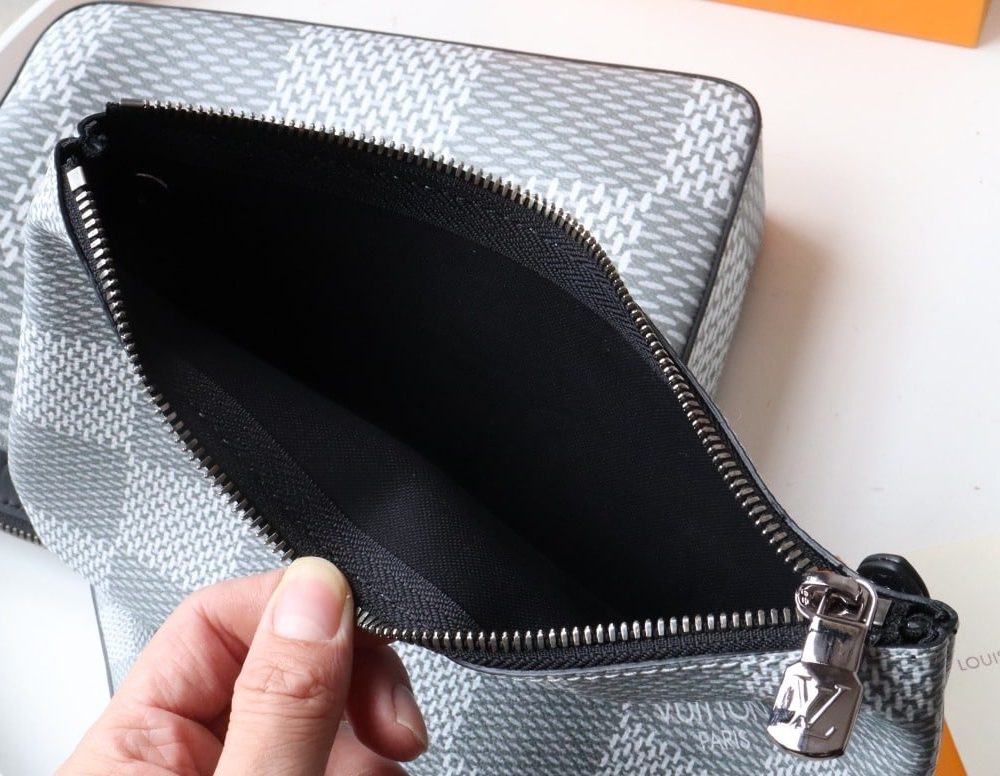 1:1 Replica Louis Vuitton LV Trio Messenger Monogram Eclipse Monogram/ Eclipse Reverse Unique Bag For Men M69443 - 9.8in/25cm