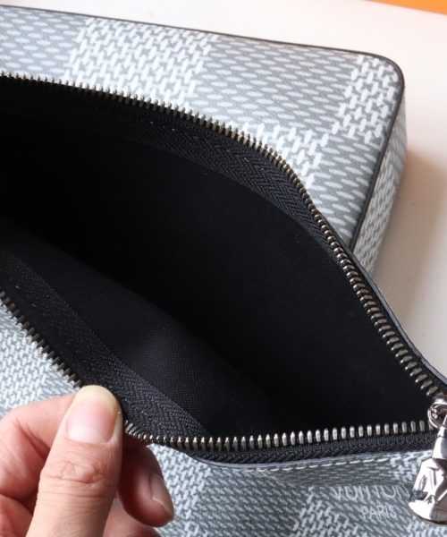 1:1 Replica Louis Vuitton LV Trio Messenger Monogram Eclipse Monogram/ Eclipse Reverse Unique Bag For Men M69443 - 9.8in/25cm
