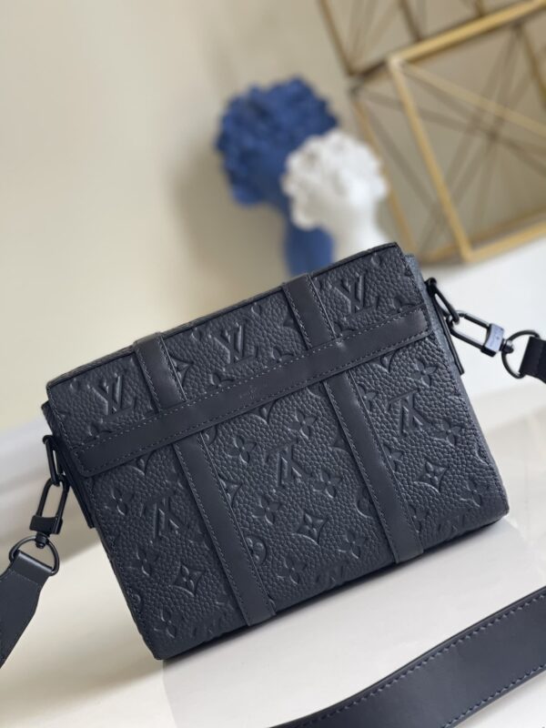 1:1 Replica Louis Vuitton LV Trunk Messenger Monogram Taurillon Black Unique Bag For Men M57726 - 9.4in/21cm