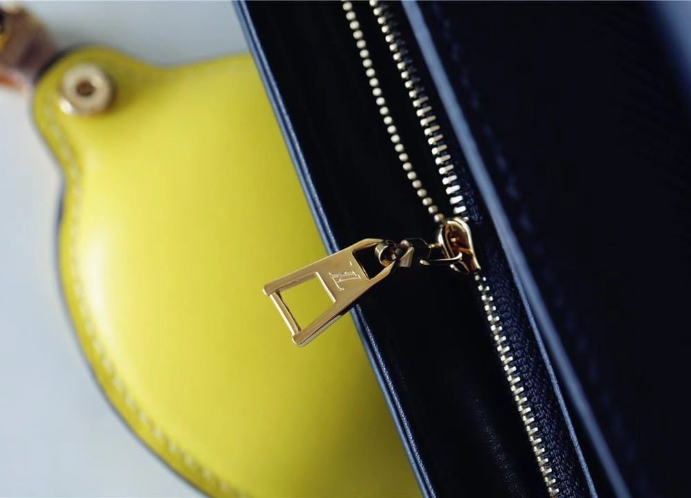 1:1 Replica Louis Vuitton LV Twist MM Epi Black Luxury Bag For Women M20680 - 7.5in/19cm