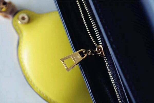 1:1 Replica Louis Vuitton LV Twist MM Epi Black Luxury Bag For Women M20680 - 7.5in/19cm