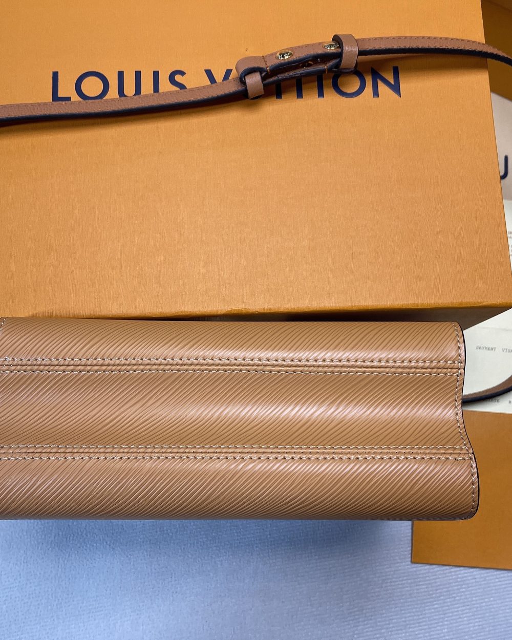 1:1 Replica Louis Vuitton LV Twist MM Epi Gold Miel Brown Luxury Bag For Women M59686 - 9.1in/23cm