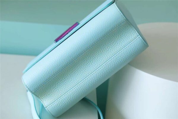1:1 Replica Louis Vuitton LV Twist MM Grain Blue Luxury Bag For Women M20694 - 9.1in/23cm
