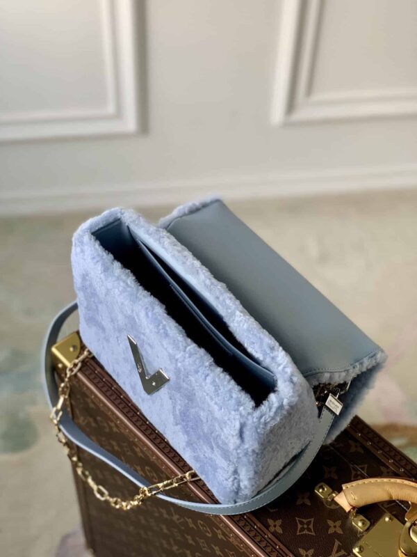 1:1 Replica Louis Vuitton LV Twist MM Blue Jean Exclusive Bag For Women M21040 9.1 in/23cm