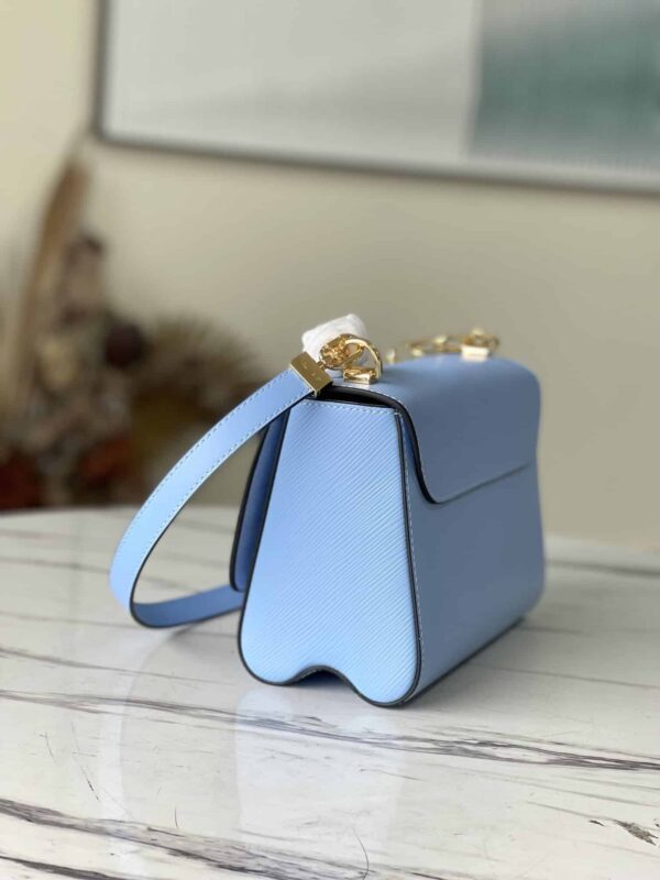 1:1 Replica Louis Vuitton LV Twist MM Monogram Flower Bleu Nuage Blue Luxury Bag For Women M59627 - 9.1in/23cm