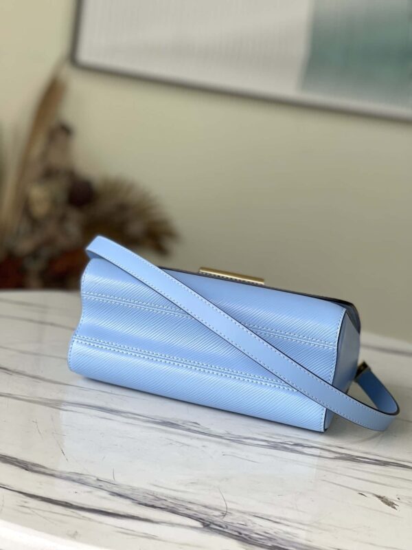 1:1 Replica Louis Vuitton LV Twist MM Monogram Flower Bleu Nuage Blue Luxury Bag For Women M59627 - 9.1in/23cm