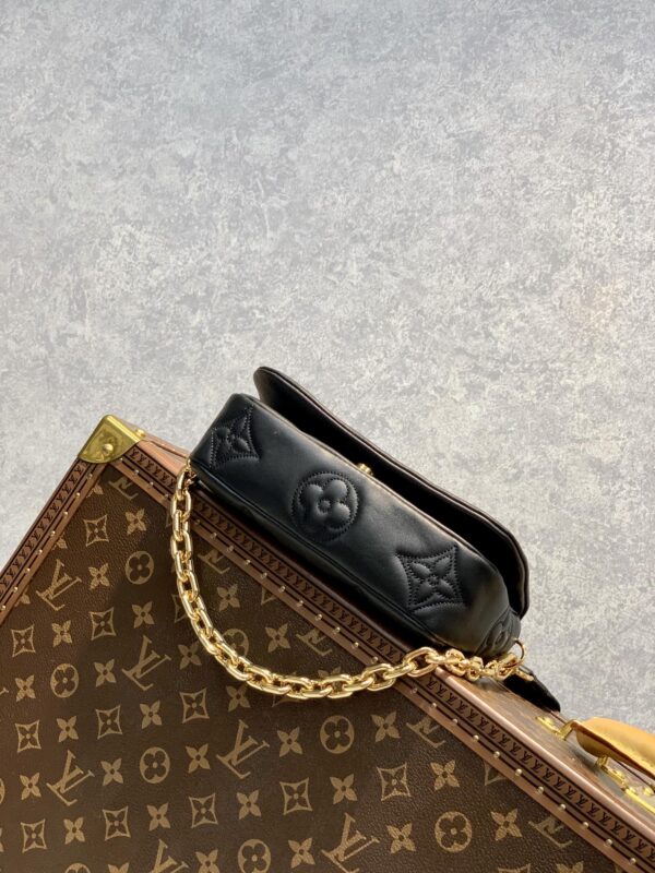 1:1 Replica Louis Vuitton LV Wallet on Strap Bubblegram Leather Black Exclusive Bag For Women M81398 - 7.9in/20cm