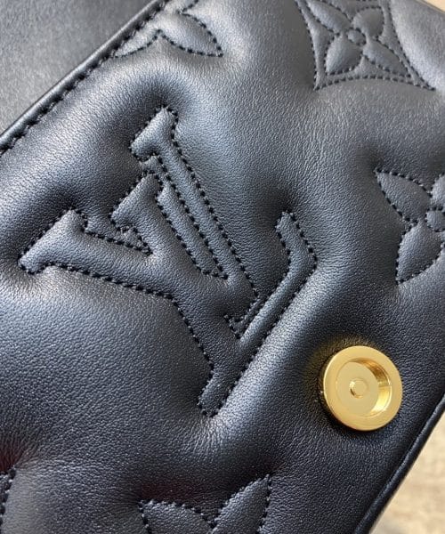 1:1 Replica Louis Vuitton LV Wallet on Strap Bubblegram Leather Black Exclusive Bag For Women M81398 - 7.9in/20cm