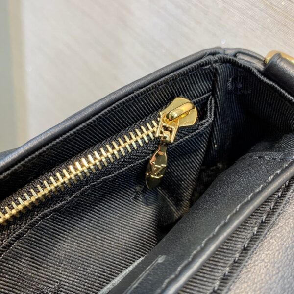 1:1 Replica Louis Vuitton LV Wallet on Strap Bubblegram Leather Black Exclusive Bag For Women M81398 - 7.9in/20cm