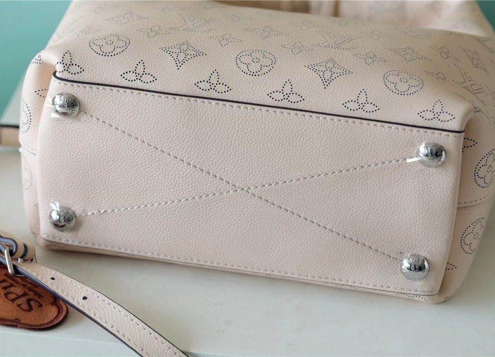 1:1 Replica Louis Vuitton LV Why Knot MM Mahina Luxury Bag For Women M20788 - 13.4in/ 34cm