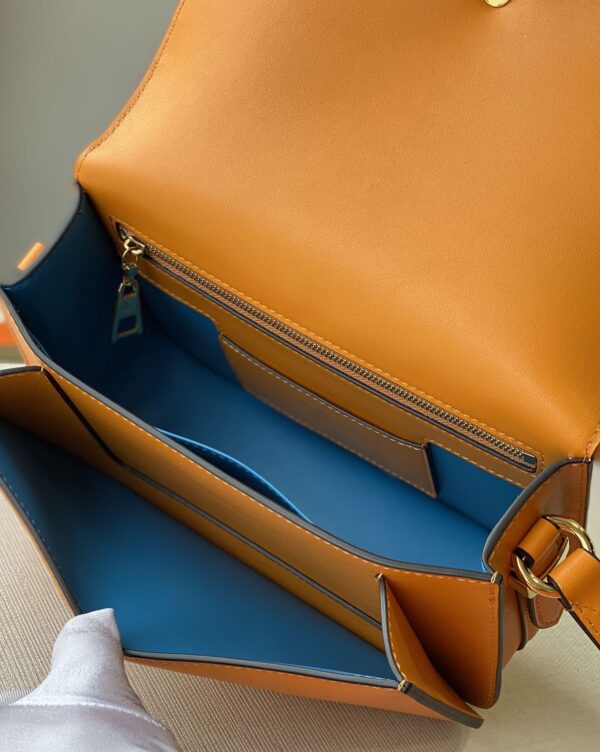 1:1 Replica Louis Vuitton LV LV Pont 9 Smooth Calfskin Leather Luxury Bag For Women M55946 - 9.1in/22cm
