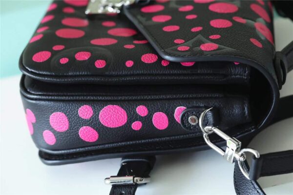 louis-vuitton-lv-x-yk-pochette-metis-m46420