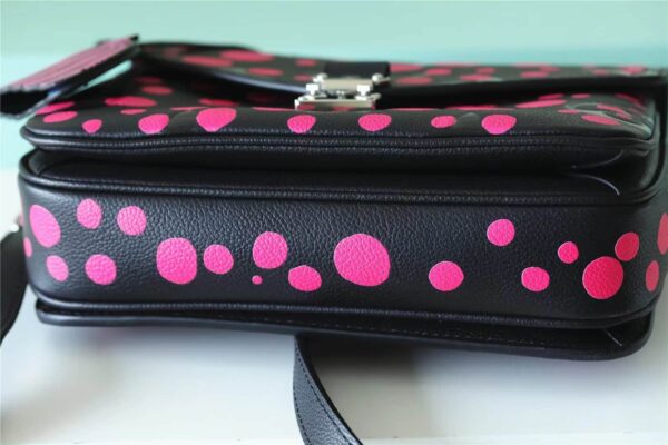 louis-vuitton-lv-x-yk-pochette-metis-m46420
