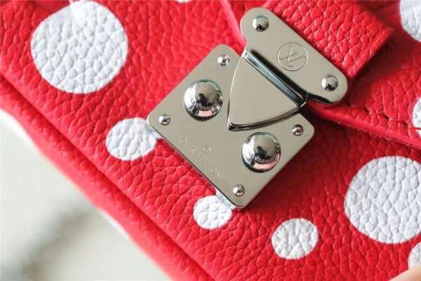 lv-x-yk-pochette-metis