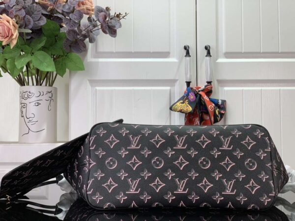 1:1 Replica Louis Vuitton LV Neverfull MM White/ Black Essential Bag For Women M20921 31 cm/ 12.2 in