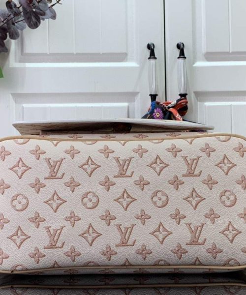 1:1 Replica Louis Vuitton LV Neverfull MM White/ Black Essential Bag For Women M20921 31 cm/ 12.2 in