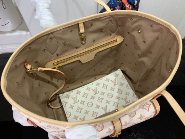 1:1 Replica Louis Vuitton LV Neverfull MM White/ Black Essential Bag For Women M20921 31 cm/ 12.2 in