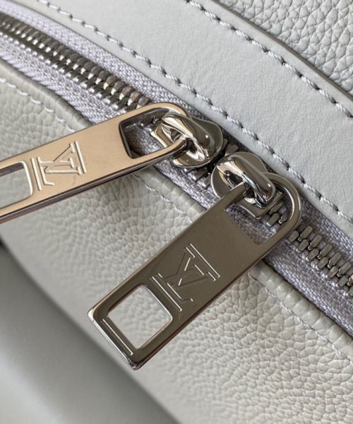 1:1 Replica Louis Vuitton LV Takeoff Backpack LV Aerogram Unique Bag For Men M59325 - 43cm