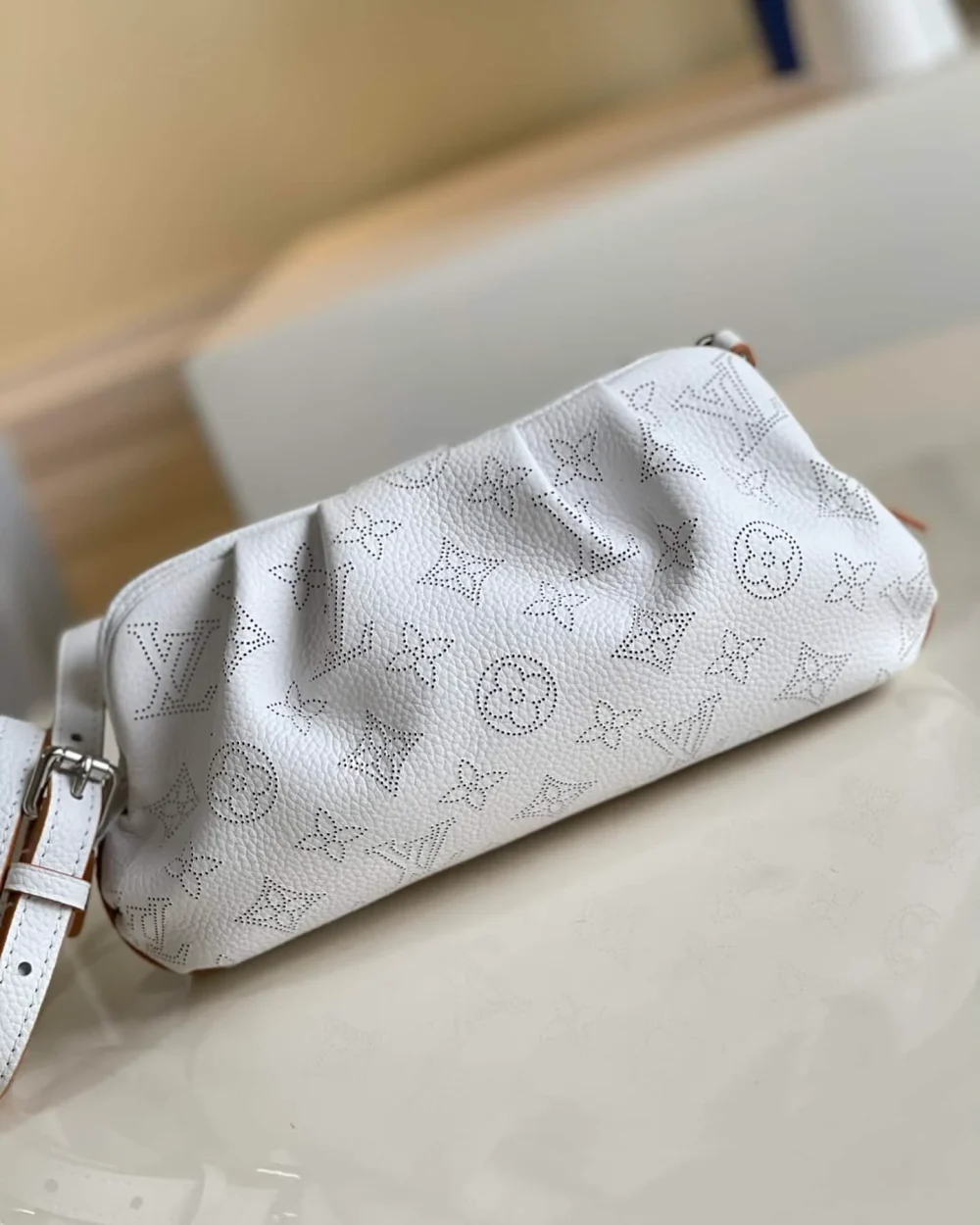 scala-mini-pouch-white-m80410