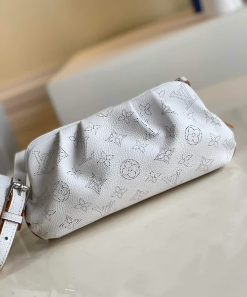 scala-mini-pouch-white-m80410