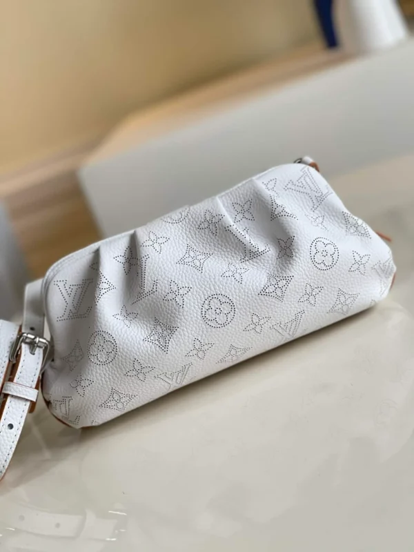 scala-mini-pouch-white-m80410