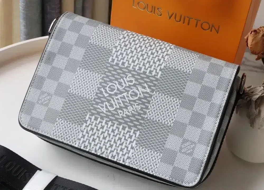 studio-messenger-damier-graphite-plaster-n50014