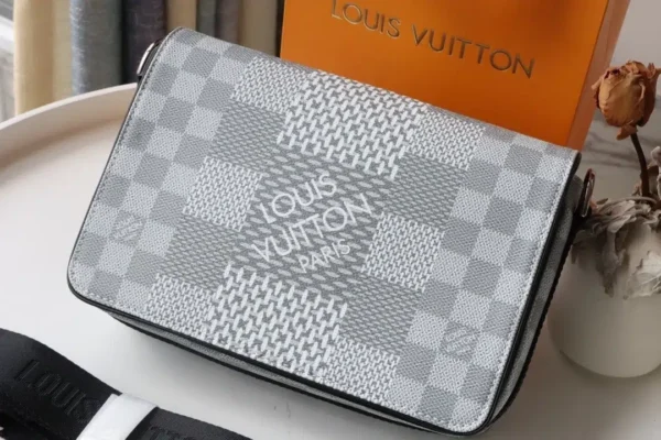 studio-messenger-damier-graphite-plaster-n50014