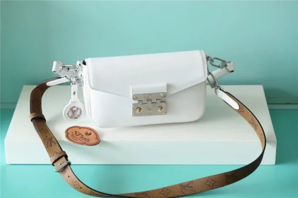 swing-white
