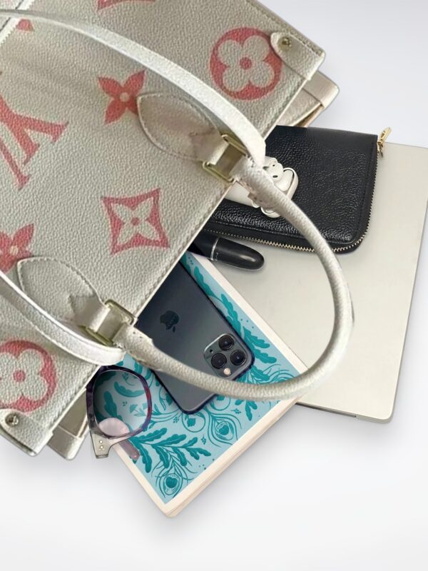 DBS-LC392 - Onthego MM Handbag Deal