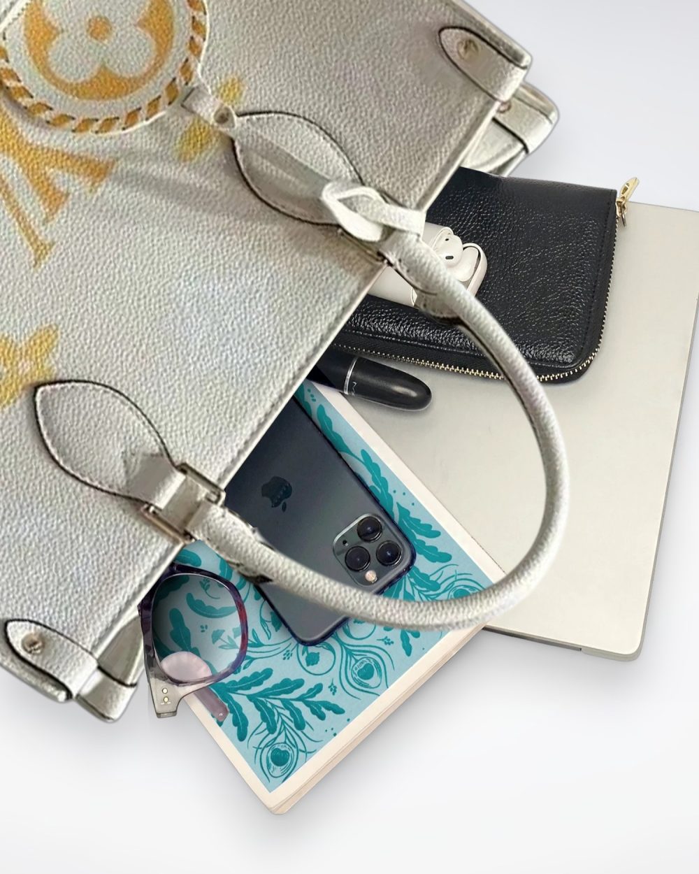 LC395 - Onthego MM Handbag