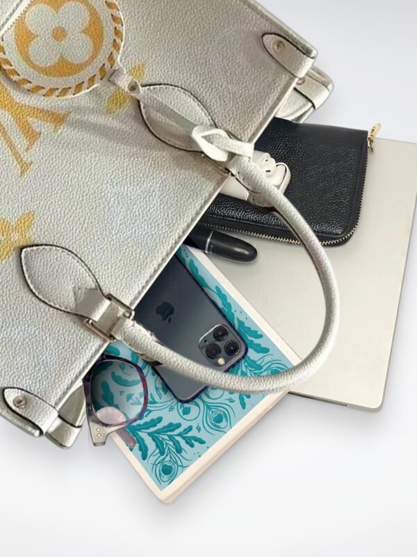 DBS-LC395 - Onthego MM Handbag Deal